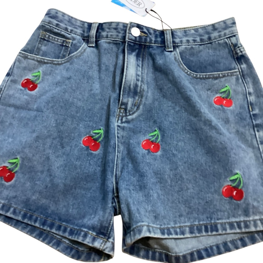 Cider NWT Cherry Embroidered Hi Rise Denim Shorts Misses size L